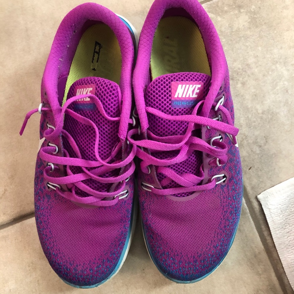 Women’s Nike sneakers
